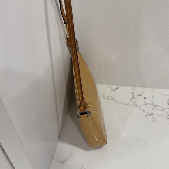 Louis Vuitton Pochette Vernis - Picture 4 of 8